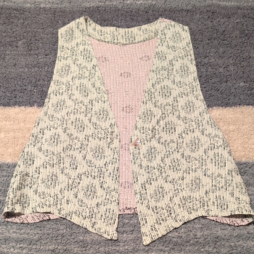 Two toned Patterned Vest